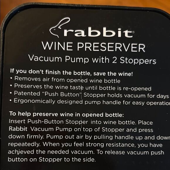 Rabbit Wine Preserver Bar Accessory Set - Picture 4 of 5
